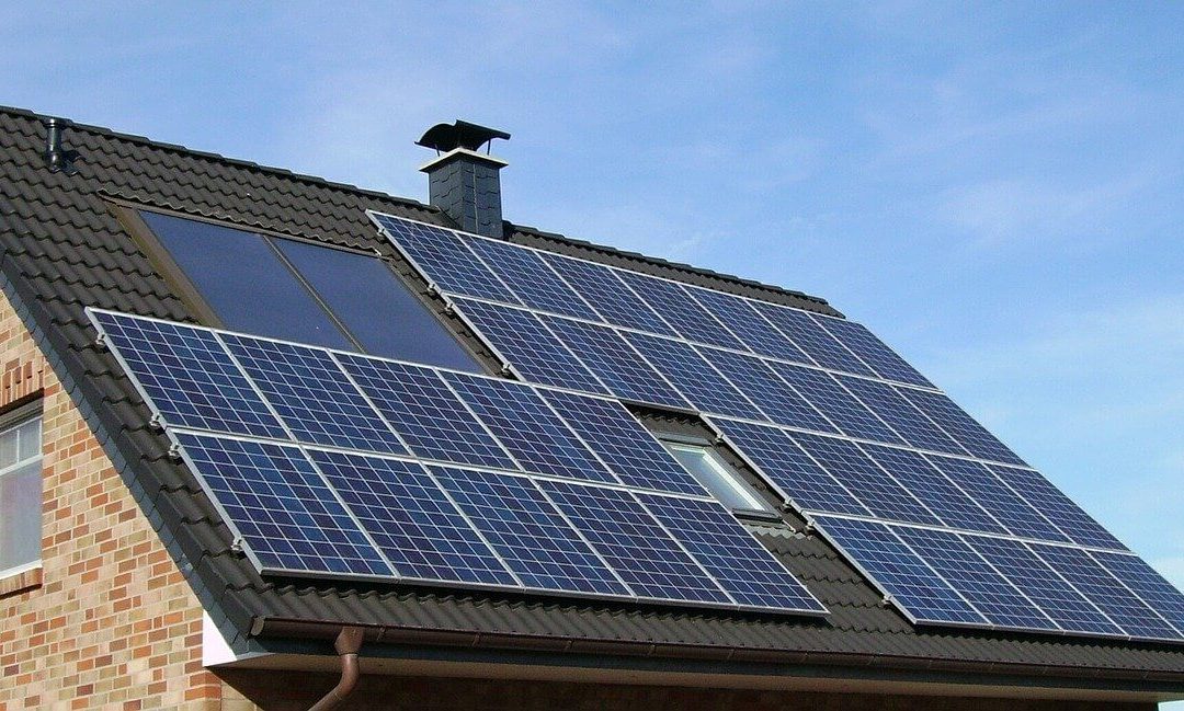 solar panels contribute to an energy efficient home