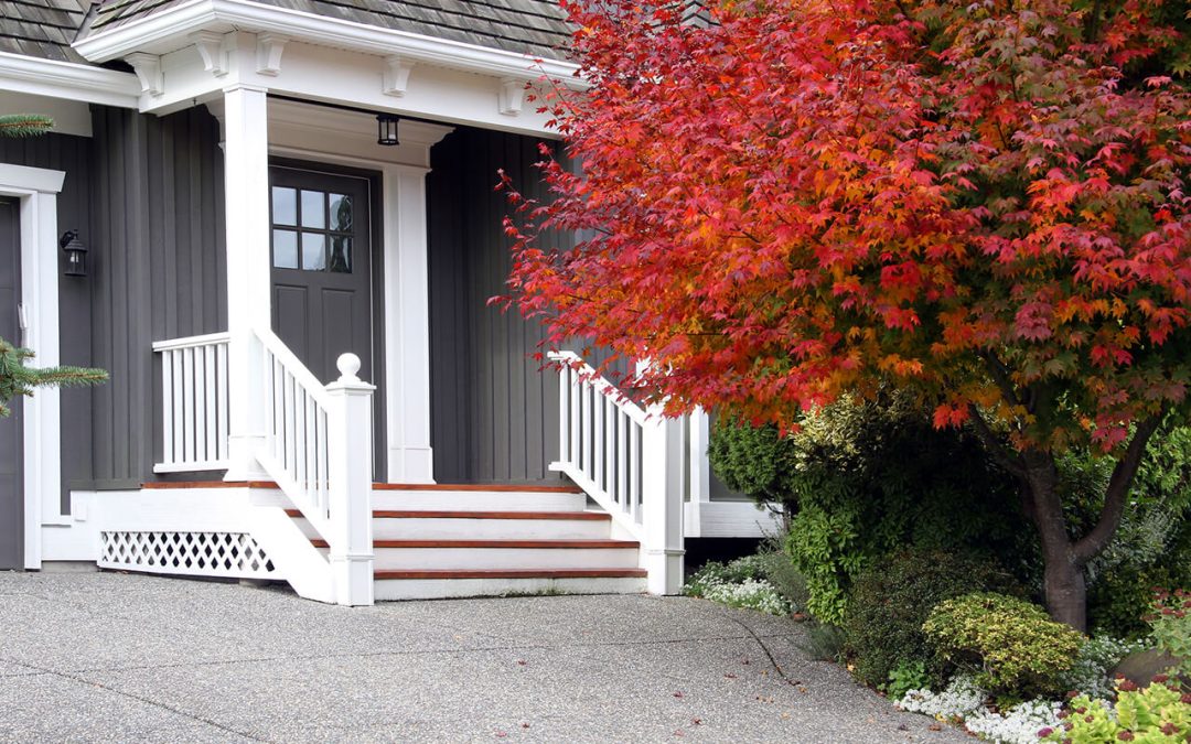 Update Your Front Porch: 6 Tips for Fall Comfort